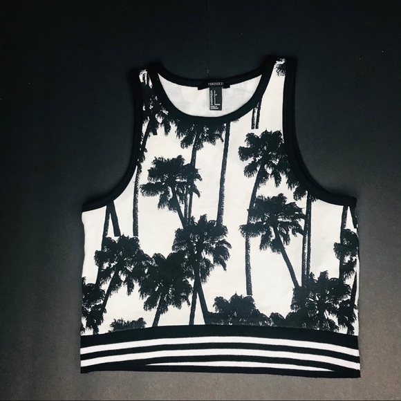 Forever 21 Tops - 🌙Palm tree crop too SMALL